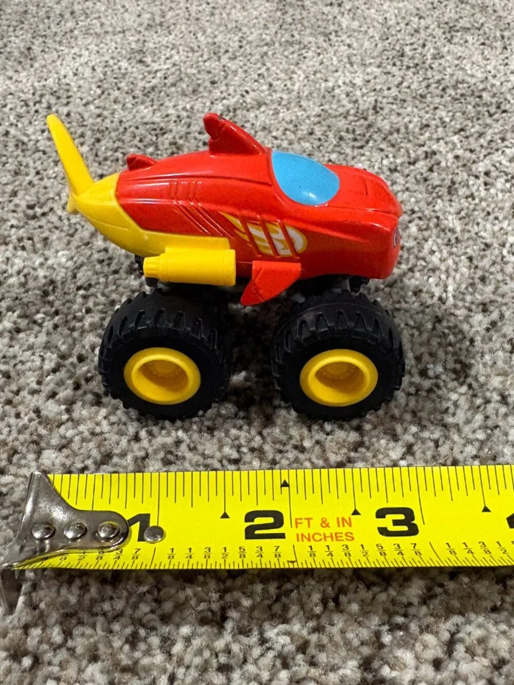Blaze Monster Machines Shark Blaze DYN33 Wild Wheels Diecast